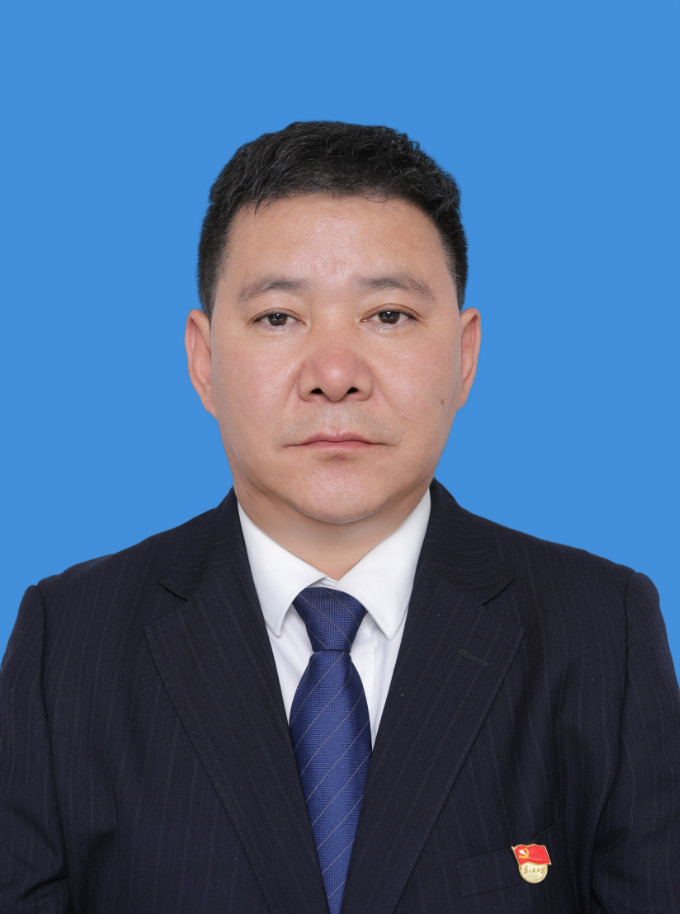 頓珠朗加 (董事長、黨委書記)