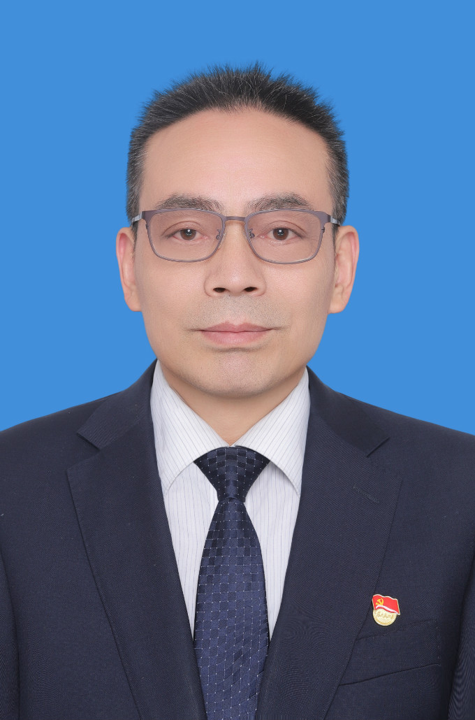 趙 云 德（黨委副書記、副董事長、總經(jīng)理）